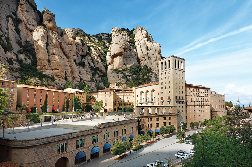 Montserrat Monastery with Traditional Farmhouse-Style Lunch and Winery Visit 